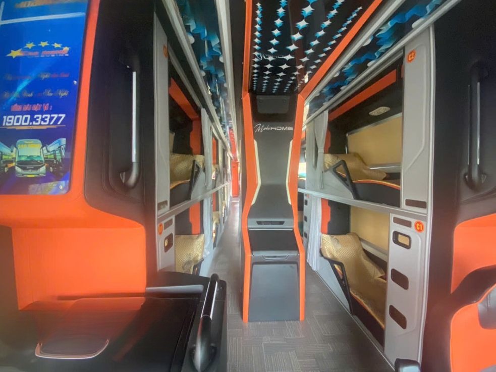 Xe Sao Nghệ Limousine Nội thất Tiện ích Limousine 32 phòng (WC)