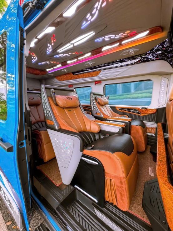 Xe Sao Limousine Bên hông xe Ghế ngồi Limousine 11 chỗ