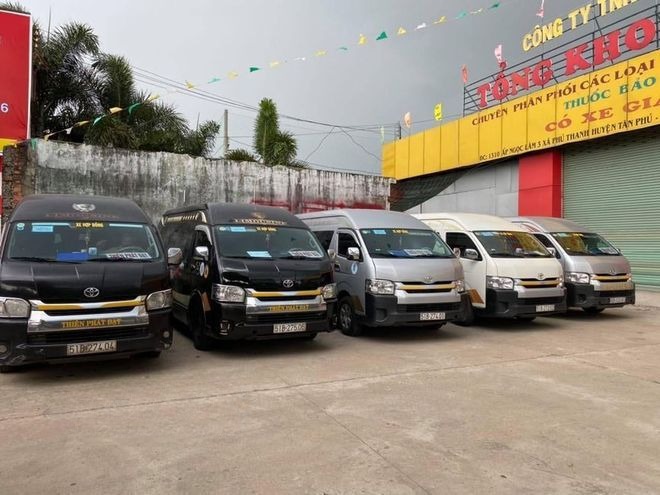 Xe Lovabus Mặt trước xe Ghế ngồi 16 chỗ