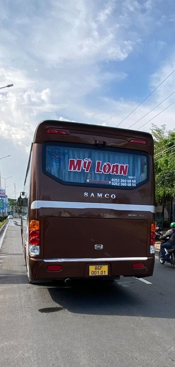 Xe Mỹ Loan Mặt sau xe Samco 29 chỗ 001
