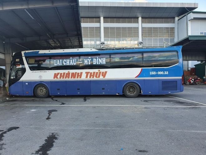 Xe Khánh Thủy Bên hông xe Giường nằm 40 chỗ