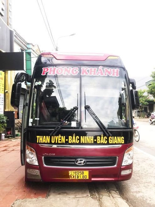 Xe Phong Khánh Mặt trước xe Limousine giường nằm 34 chỗ 