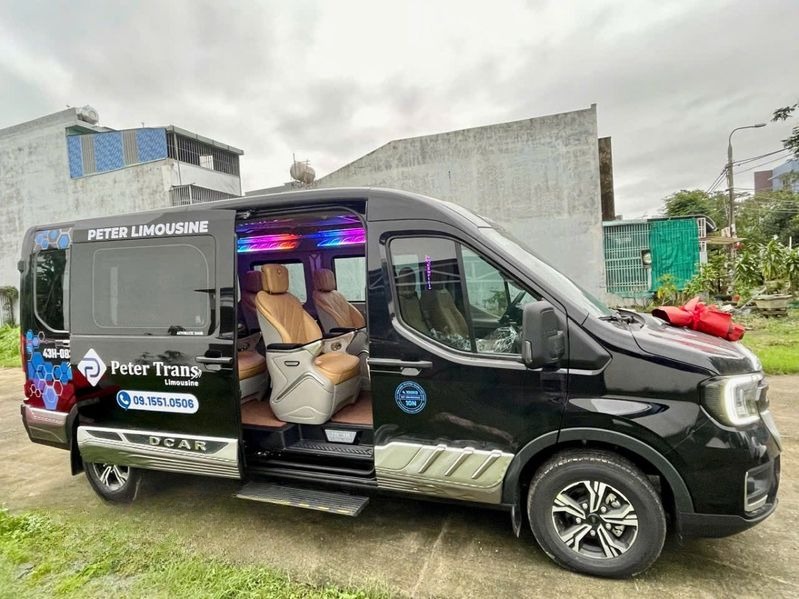 Xe Peter Limousine Mặt trước xe Bên hông xe Ghế ngồi Limousine 9 chỗ