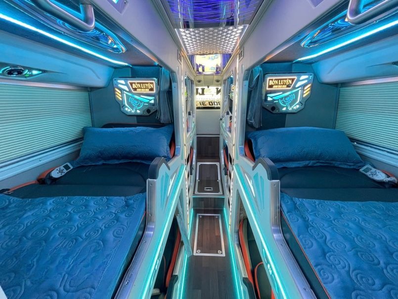 Xe Bốn Luyện Express Giường nằm Nội thất Limousine 24 Phòng Đôi