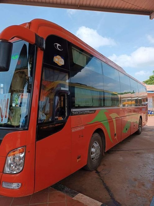 Xe Hoàng Giang Bên hông xe Giường nằm 40 chỗ