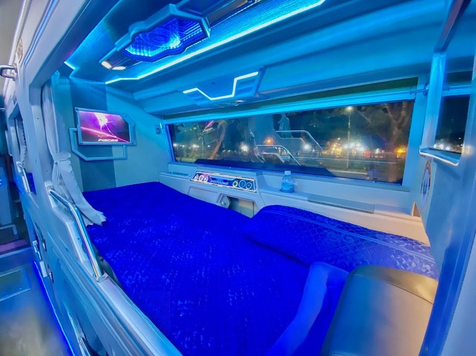Xe Phúc An Express Ghế ngồi Tiện ích Limousine 22 Phòng Đôi (WC)