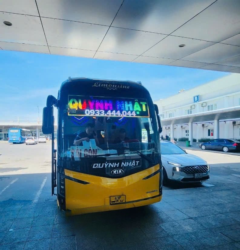Xe Quỳnh Nhật Mặt trước xe Limousine 24 phòng