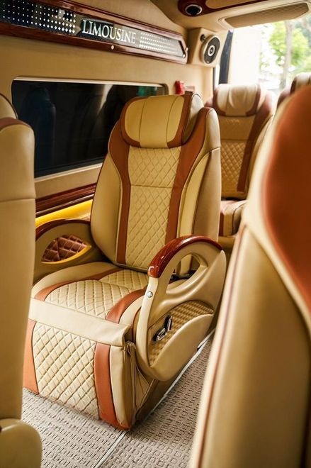 Xe Sóng Việt Nội thất Limousine 9 chỗ