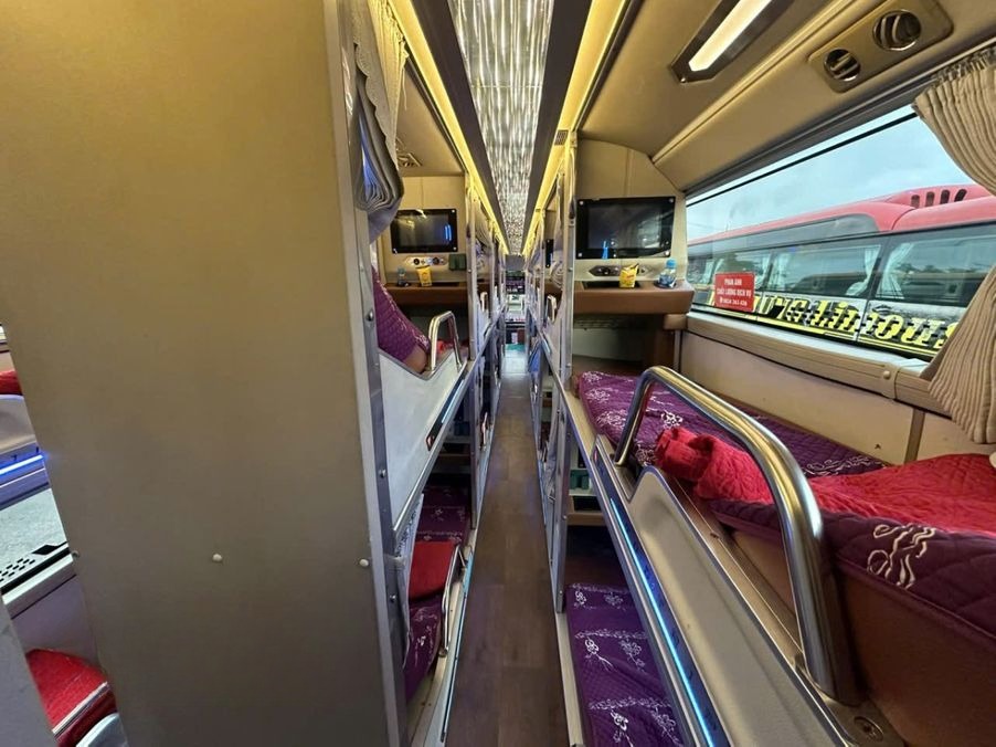 Xe Khánh Truyền (Hà Tĩnh) Giường nằm Nội thất Tiện ích Limousine giường phòng 32 chỗ (WC)