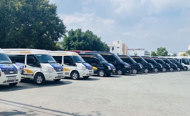 Xe Saco Travel Mặt trước xe Limousine 9 chỗ