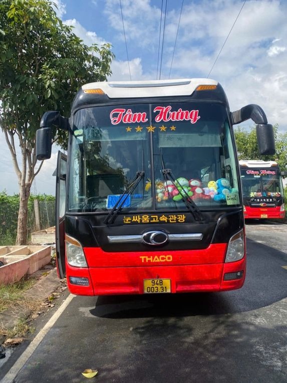 Xe Tâm Hưng Mặt trước xe 