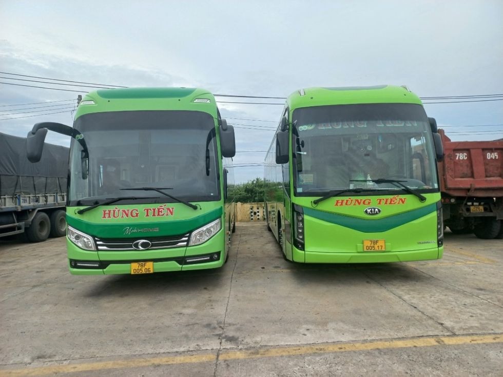 Xe Hùng Tiến - Tuy Hòa Mặt trước xe Limousine 34 phòng