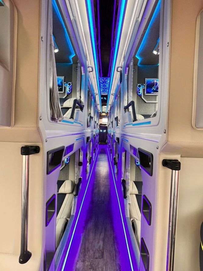 Xe Lovabus Nội thất Giường nằm Tiện ích Limousine 22 phòng