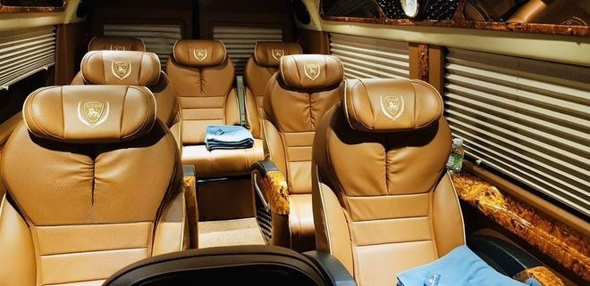 Xe Luxury Trans Vietnam Tiện ích Nội thất Ghế ngồi Limousine 9 chỗ