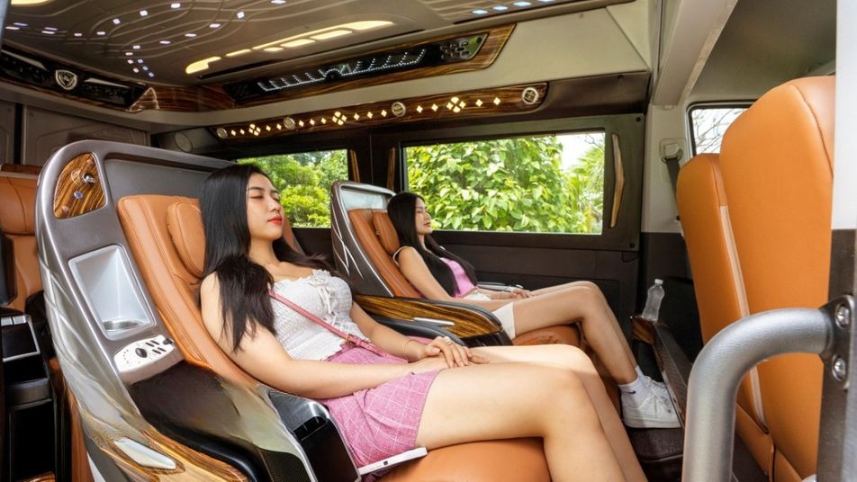 Xe Bến Tre Limousine Ghế ngồi Nội thất Limousine 9 chỗ