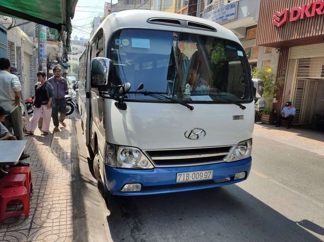 Xe Hùng Tiến (Bến Tre) Mặt trước xe Ghế ngồi 29 chỗ
