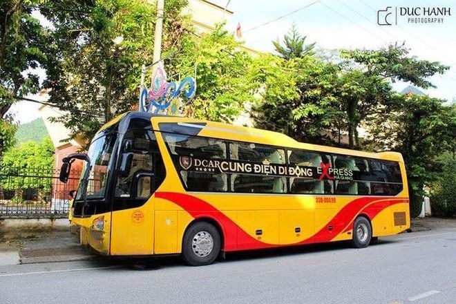 Xe Express Hà Giang Bên hông xe Limousine 22 Cabin VIP