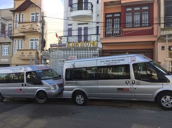 Xe Kim Hưng Bên hông xe Mặt trước xe Ghế Ngồi 16 chỗ