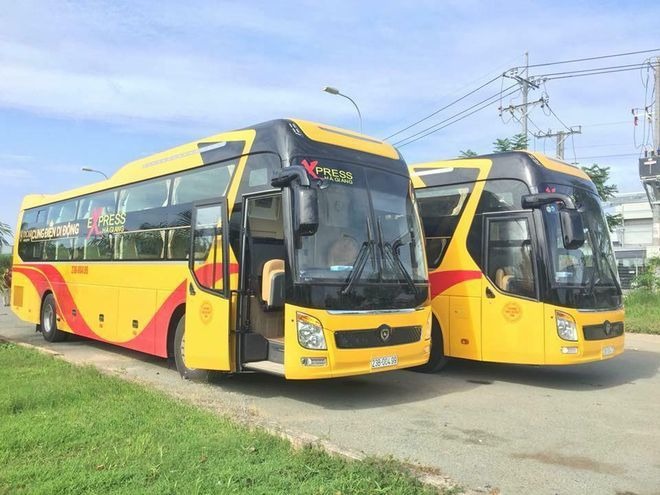 Xe Express Hà Giang Bên hông xe Limousine 22 Cabin VIP