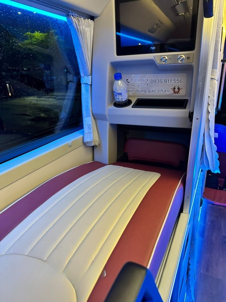 Xe Diên Hồng (Đà Nẵng) Giường nằm Tiện ích Nội thất Limousine 34 phòng