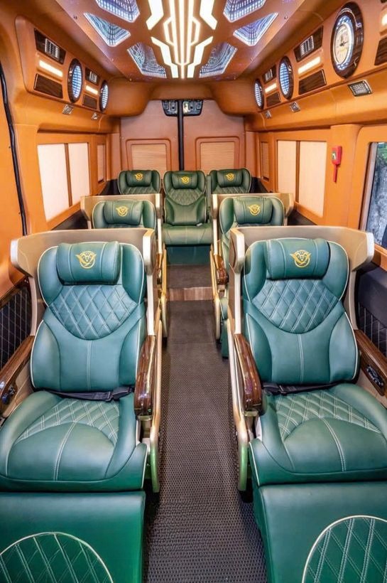 Xe Vân Hà Luxury Car Nội thất Ghế ngồi Tiện ích Limousine 9 chỗ