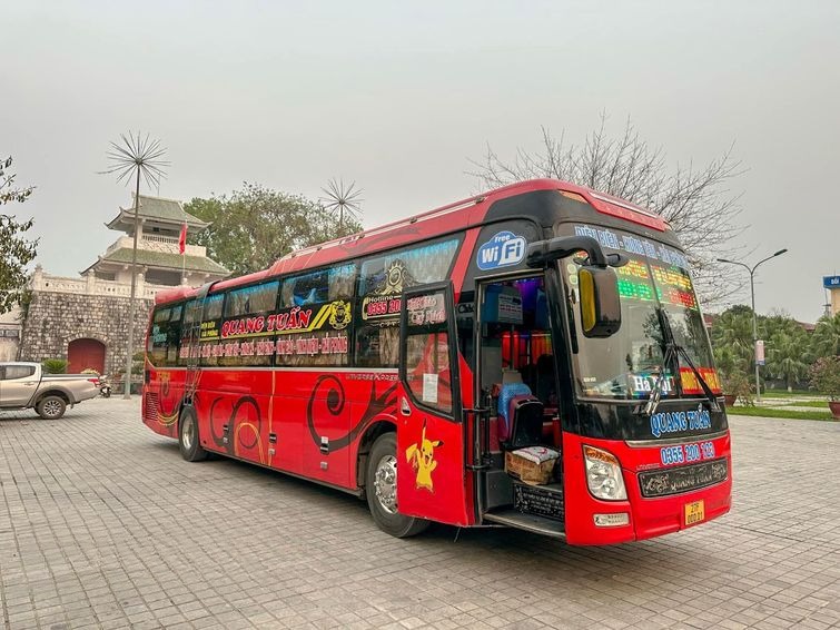 Xe Quang Tuấn (Điện Biên) Bên hông xe Giường nằm 40 chỗ