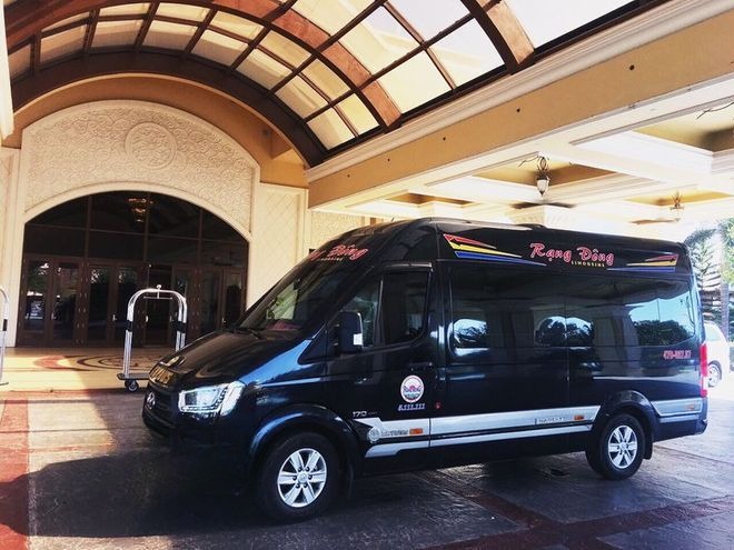 Xe Rạng Đông Bên hông xe Limousine Ghế Massage 11 chỗ