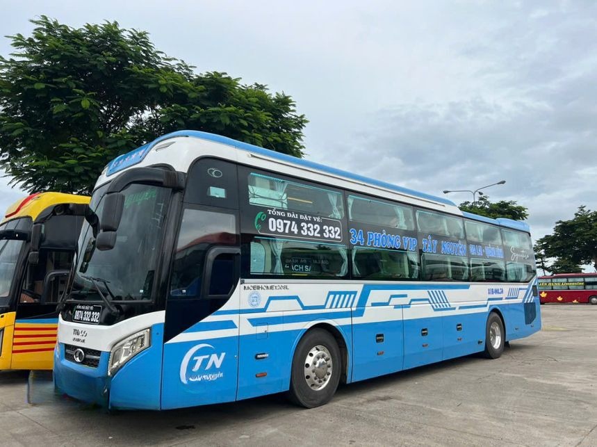 Xe Tây Nguyên (Gia Lai) Mặt trước xe Limousine 34 giường