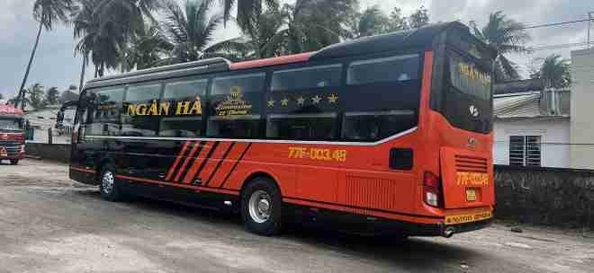 Xe Ngàn Hà (Bình Định) Mặt sau xe Bên hông xe Giường nằm 44 chỗ