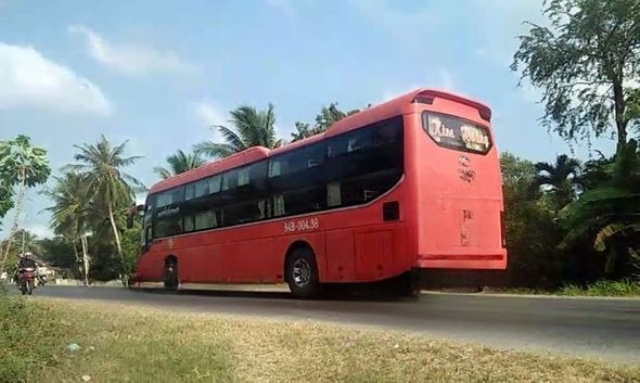 Xe Kim Hoàng Bên hông xe Mặt sau xe Limousine 34 phòng