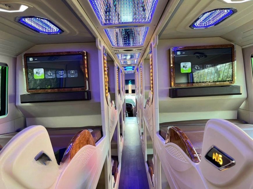 Xe Kính Diên Hồng Giường nằm Tiện ích Nội thất Limousine 24 Phòng