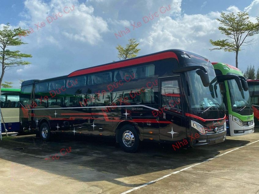Xe Đức Cư Mặt trước xe Bên hông xe Cabin 32 phòng đơn