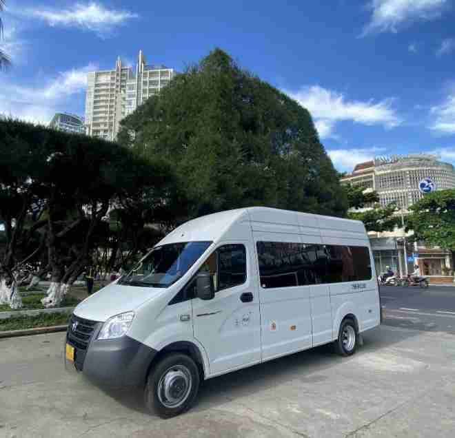 Xe NASA Travel Mặt trước xe Bên hông xe Limousine ghế ngồi 10 chỗ