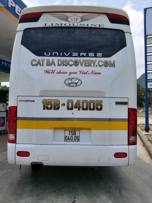 Xe Cat Ba Discovery Mặt sau xe 