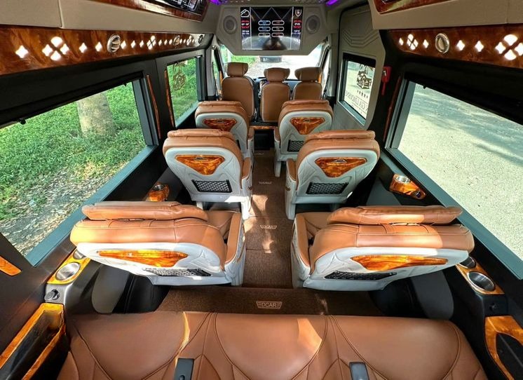 Xe Nguyễn Gia Limousine (Hải Phòng) Nội thất Tiện ích Limousine 11 chỗ
