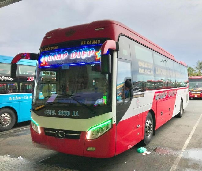 Xe Giáp Diệp Mặt trước xe Bên hông xe Limousine 20 phòng VIP