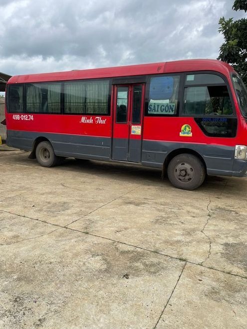 Xe Minh Thư Bên hông xe Ghế ngồi 28 chỗ