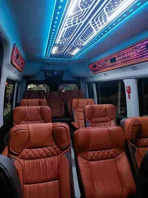 xe 11 chỗ Khánh Thịnh Limousine