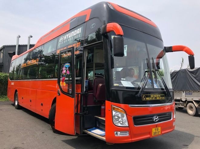 Xe Tiến Hùng (Phan Rang) Mặt trước xe Bên hông xe 