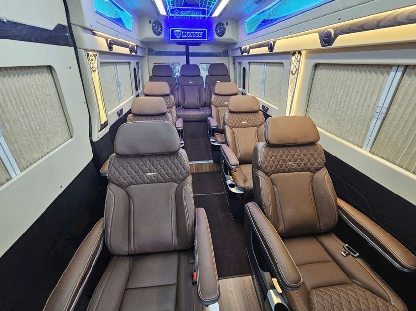 Xe Hoàng Hiệp Limousine Tiện ích Nội thất 