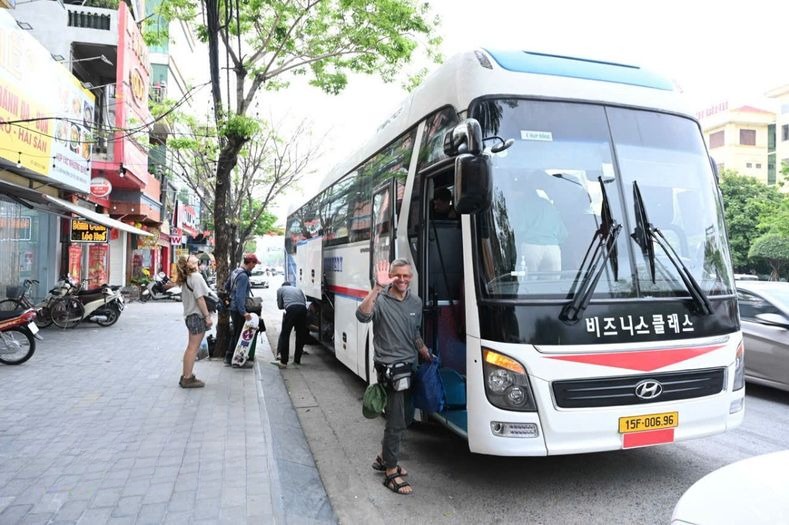 Xe Ninh Bình Discovery Bus Mặt trước xe Ghế ngồi 45 chỗ