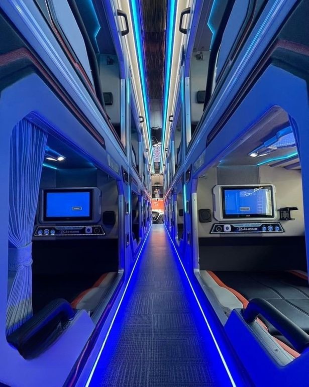 Xe Sapa Group Bus Tiện ích Limousine 24 Cabin VIP