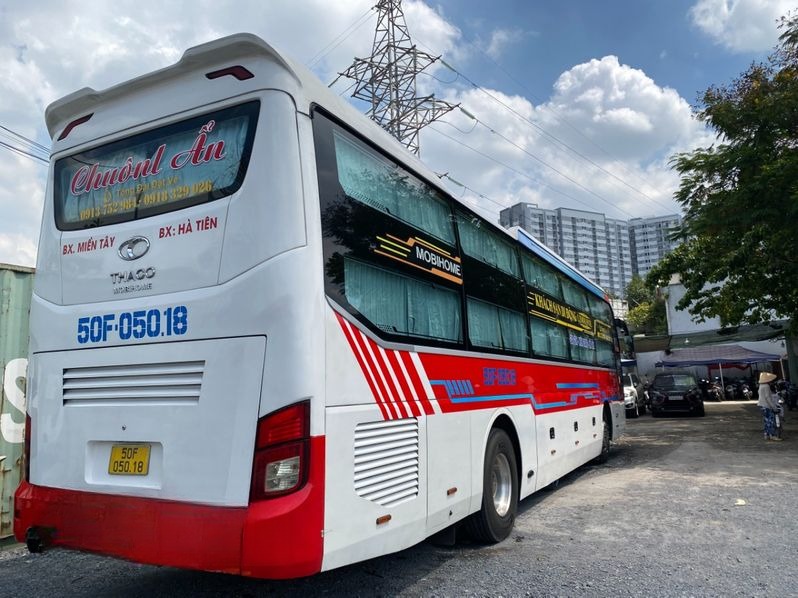 Xe Chuônl Ẩn Mặt sau xe Bên hông xe Limousine 34 Phòng