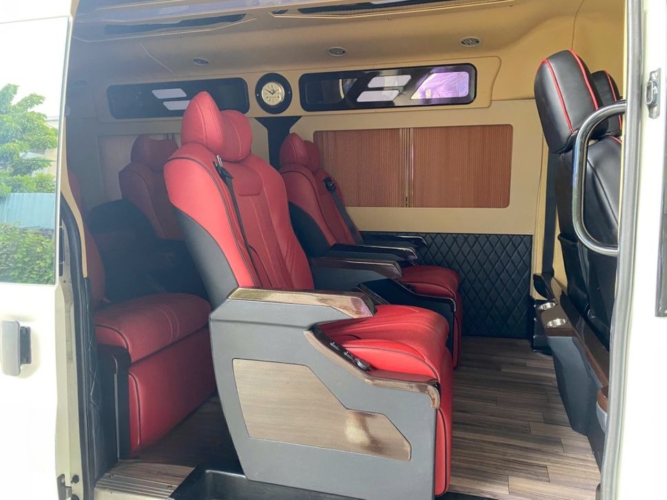 Xe Đan Anh Ghế ngồi Nội thất Ford Limousine 9 chỗ