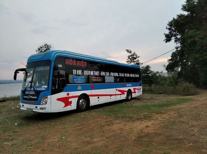 Xe Hoà Hiệp Bên hông xe Mặt trước xe Giường nằm 40 chỗ