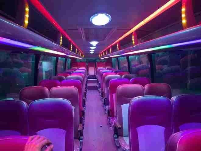 Xe Vũ Linh limousine Ghế ngồi Tiện ích Nội thất Ghế ngồi 45 chỗ