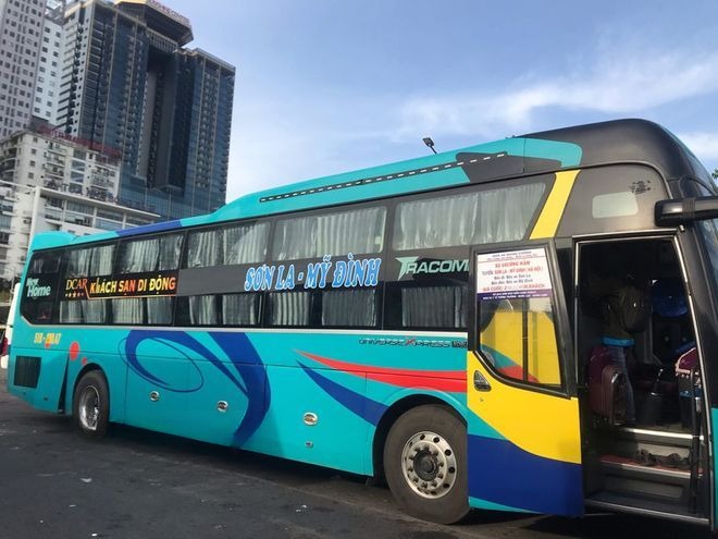 Xe Khánh Hương Bên hông xe Limousine giường nằm 34 chỗ