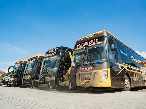 Xe Hồng Dung (Tân Hoa Châu) Mặt trước xe Limousine 34 giường