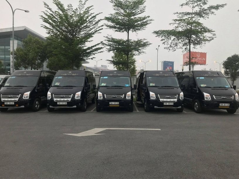 Xe Ngọc Trà Limousine Mặt trước xe Ghế ngồi Solati 12 chỗ