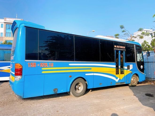 Xe Kết Đoàn Bên hông xe Ghế ngồi 45 chỗ 
